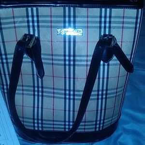 Burberry purse